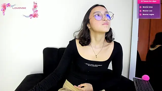 Snapshot of its__angelica_ chatting on February 19, 2025, 1:29 am its angelica online show from February 19, 2025, 1:29 am