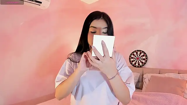 AuroraFiore online show from March 5, 2025, 7:38 pm