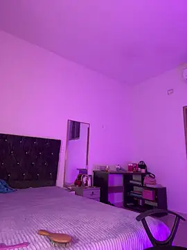 AuroraFiore online show from February 1, 2026, 2:21 am