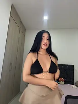 Snapshot of AuroraFiore chatting on June 19, 2026, 1:43 am AuroraFiore online show from June 19, 2026, 1:43 am