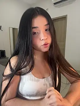 Snapshot of AuroraFiore chatting on July 23, 2026, 2:53 am AuroraFiore online show from July 23, 2026, 2:53 am