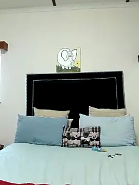 Snapshot of contagiousqueen chatting on February 13, 2026, 7:15 am contagiousqueen online show from February 13, 2026, 7:15 am