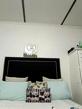 Snapshot of contagiousqueen chatting on February 17, 2026, 6:21 am contagiousqueen online show from February 17, 2026, 6:21 am