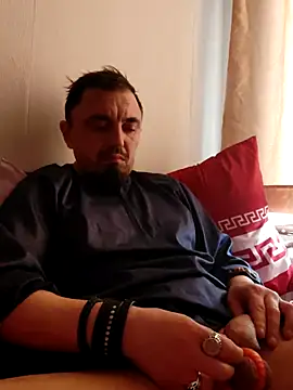 HungJonny99 online show from April 3, 2026, 1:42 pm