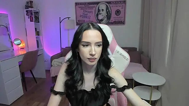 Snapshot of flora_off chatting on May 6, 2026, 10:53 am flora off online show from May 6, 2026, 10:53 am