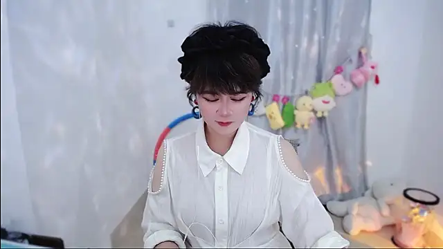 Snapshot of Fan_ting chatting on October 26, 2025, 3:01 am Fan ting online show from October 26, 2025, 3:01 am