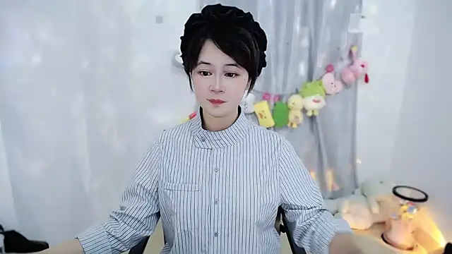 Snapshot of Fan_ting chatting on November 30, 2025, 11:36 am Fan ting online show from November 30, 2025, 11:36 am