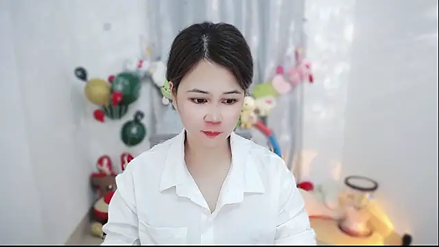 Snapshot of Fan_ting chatting on February 15, 2026, 11:30 am Fan ting online show from February 15, 2026, 11:30 am