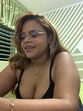 Evabigass online show from December 6, 2024, 11:14 pm