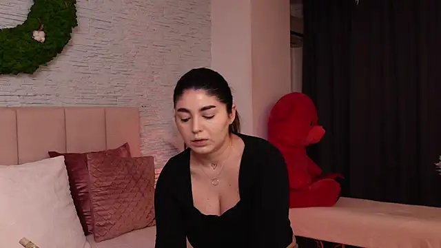 RachelSwaan online show from February 24, 2025, 5:54 am