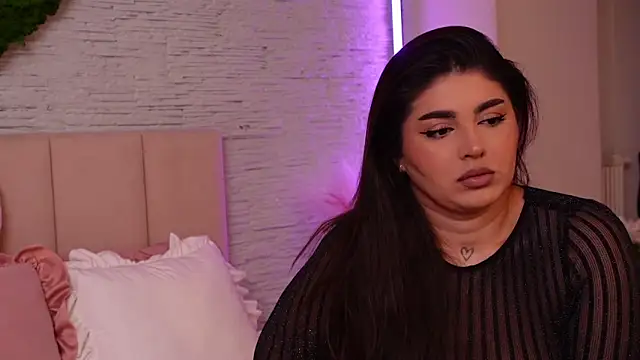 RachelSwaan online show from October 10, 2025, 5:06 am