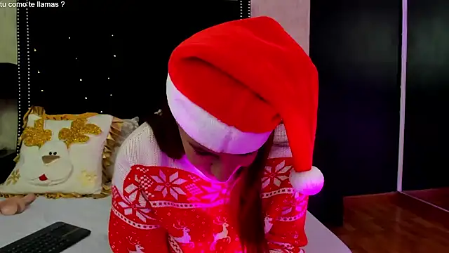 Snapshot of RoxieJackson chatting on December 14, 2024, 2:53 pm RoxieJackson online show from December 14, 2024, 2:53 pm