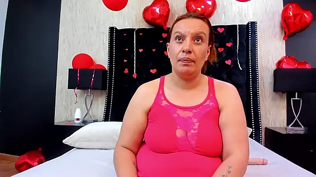 Snapshot of RoxieJackson chatting on February 9, 2025, 5:01 pm RoxieJackson online show from February 9, 2025, 5:01 pm