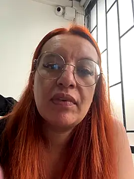 Snapshot of RoxieJackson chatting on October 18, 2025, 12:06 pm RoxieJackson online show from October 18, 2025, 12:06 pm