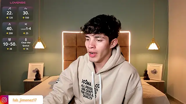 AlejooTwink online show from April 13, 2026, 2:50 am