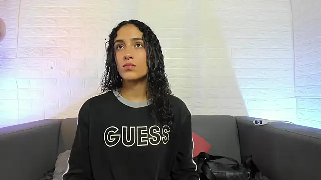 Layla 707 online show from February 25, 2025, 11:44 pm