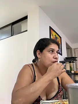 Snapshot of siri_duque chatting on February 15, 2026, 2:58 pm siri duque online show from February 15, 2026, 2:58 pm