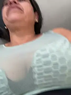 Snapshot of siri_duque chatting on February 18, 2026, 8:38 pm siri duque online show from February 18, 2026, 8:38 pm