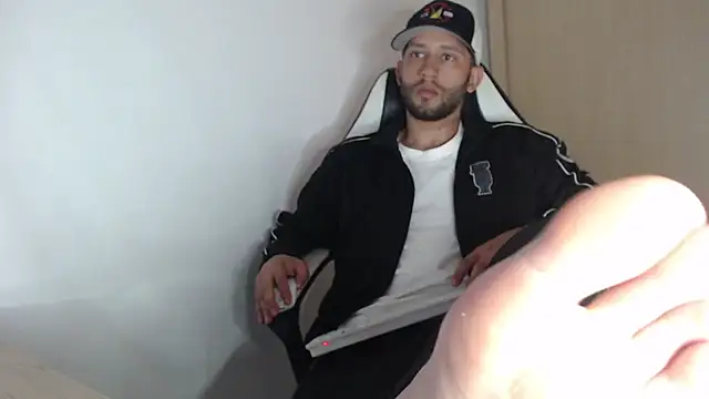 Snapshot of maxXximo777 chatting on February 7, 2025, 2:40 am maxXximo777 online show from February 7, 2025, 2:40 am