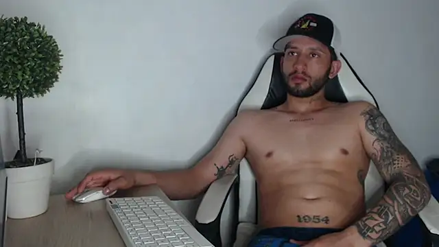 Snapshot of maxXximo777 chatting on February 12, 2025, 8:50 pm maxXximo777 online show from February 12, 2025, 8:50 pm