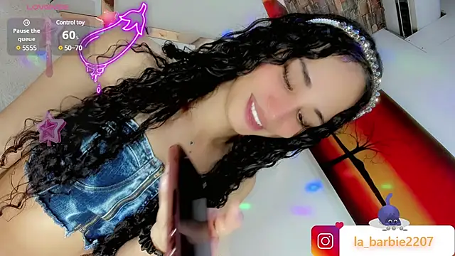 Snapshot of barbiedolls_x chatting on February 17, 2025, 8:09 am barbiedolls x online show from February 17, 2025, 8:09 am