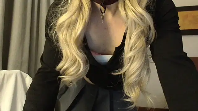 Snapshot of Reneta_Rebekka_Lopez chatting on May 1, 2026, 6:45 pm Reneta Rebekka Lopez online show from May 1, 2026, 6:45 pm