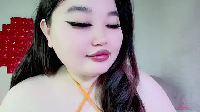 amina moonlightt online show from February 19, 2025, 3:28 am