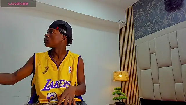 Snapshot of chimi88 chatting on March 10, 2025, 11:32 am chimi88 online show from March 10, 2025, 11:32 am