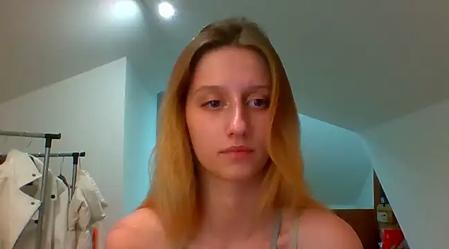 Snapshot of LUNA_delight chatting on December 2, 2024, 5:48 pm LUNA delight online show from December 2, 2024, 5:48 pm