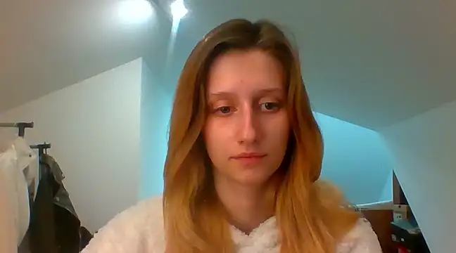 Snapshot of LUNA_delight chatting on January 8, 2025, 5:48 pm LUNA delight online show from January 8, 2025, 5:48 pm