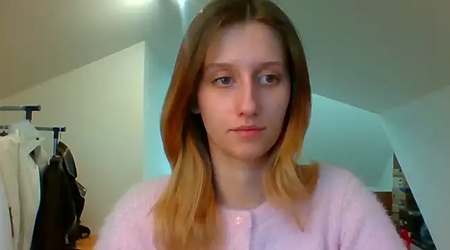 Snapshot of LUNA_delight chatting on February 7, 2025, 2:47 pm LUNA delight online show from February 7, 2025, 2:47 pm