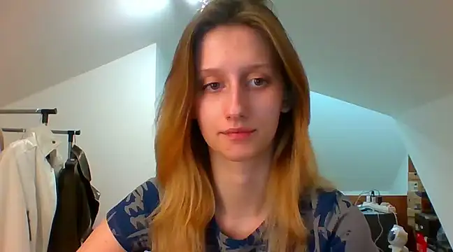 Snapshot of LUNA_delight chatting on February 12, 2025, 6:19 pm LUNA delight online show from February 12, 2025, 6:19 pm