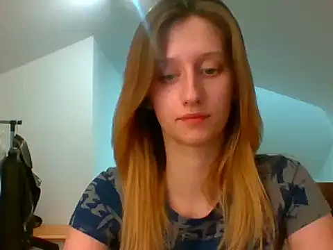 Snapshot of LUNA_delight chatting on February 17, 2025, 7:10 pm LUNA delight online show from February 17, 2025, 7:10 pm