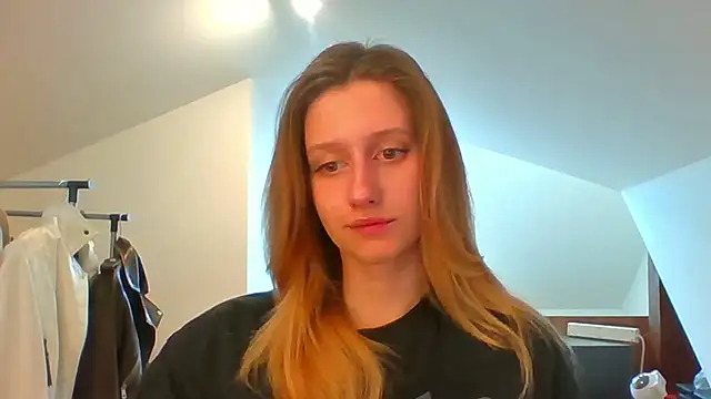 Snapshot of LUNA_delight chatting on February 26, 2025, 7:42 am LUNA delight online show from February 26, 2025, 7:42 am