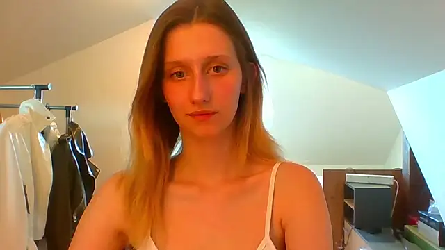 Snapshot of LUNA_delight chatting on March 17, 2025, 2:45 pm LUNA delight online show from March 17, 2025, 2:45 pm