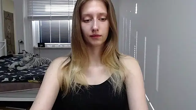 Snapshot of LUNA_delight chatting on September 10, 2025, 5:29 am LUNA delight online show from September 10, 2025, 5:29 am