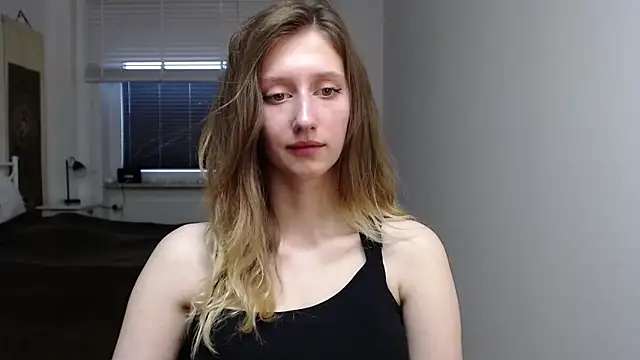 Snapshot of LUNA_delight chatting on September 22, 2025, 5:31 am LUNA delight online show from September 22, 2025, 5:31 am