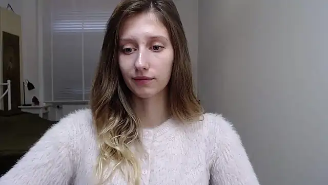 Snapshot of LUNA_delight chatting on October 15, 2025, 5:40 am LUNA delight online show from October 15, 2025, 5:40 am