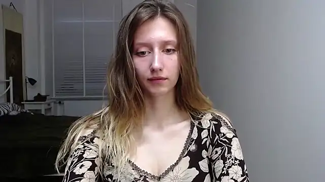 Snapshot of LUNA_delight chatting on October 22, 2025, 5:30 am LUNA delight online show from October 22, 2025, 5:30 am