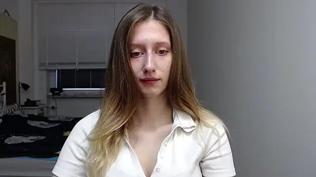 Snapshot of LUNA_delight chatting on October 29, 2025, 6:37 am LUNA delight online show from October 29, 2025, 6:37 am