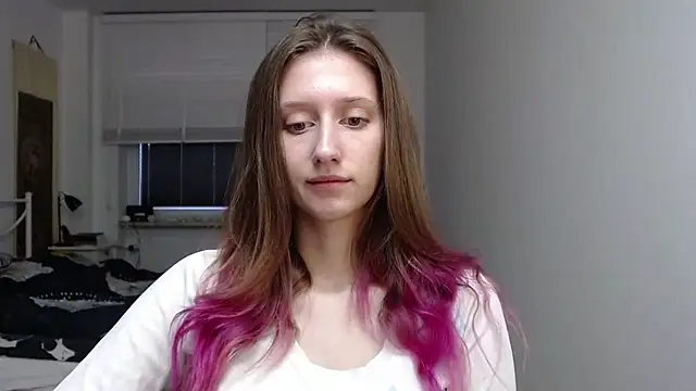 Snapshot of LUNA_delight chatting on November 18, 2025, 6:40 am LUNA delight online show from November 18, 2025, 6:40 am