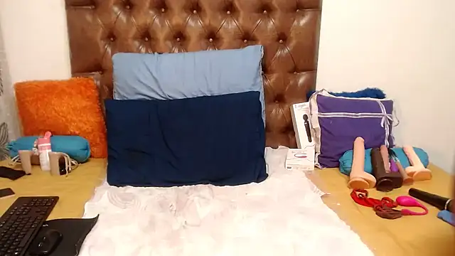 Hotxbums22 online show from March 21, 2025, 5:02 pm