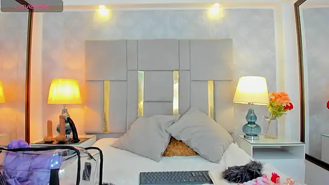 Miranda Foxx online show from January 13, 2025, 9:31 pm