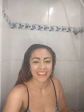 Snapshot of Venus-Wood chatting on September 10, 2025, 7:47 pm Venus-Wood online show from September 10, 2025, 7:47 pm