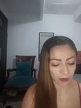 Snapshot of Venus-Wood chatting on October 29, 2025, 9:49 pm Venus-Wood online show from October 29, 2025, 9:49 pm