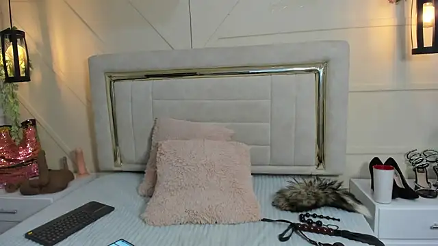 Snapshot of Slut_Milf_ chatting on February 5, 2025, 7:42 pm Slut Milf online show from February 5, 2025, 7:42 pm