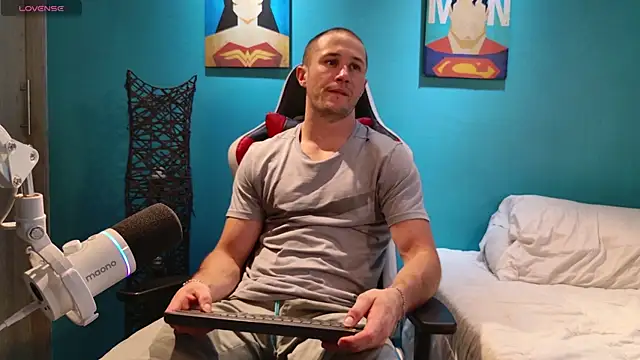 Snapshot of AxelFairchaild chatting on January 19, 2025, 3:53 pm AxelFairchaild online show from January 19, 2025, 3:53 pm