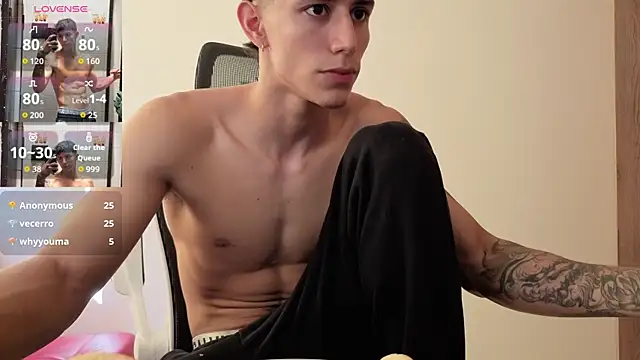 Cristopher23  online show from December 3, 2025, 1:42 pm