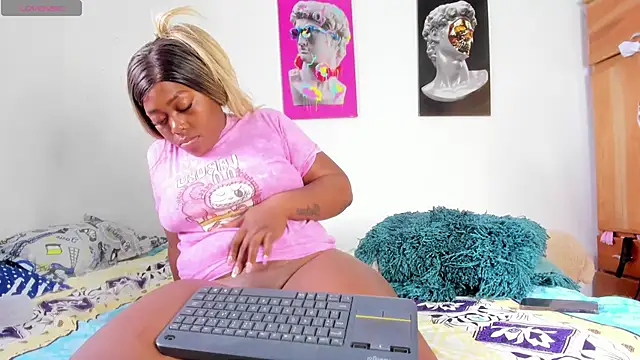 Lilybaudinx96 online show from October 8, 2025, 8:17 pm