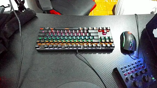 Calihotcaliente277 online show from February 1, 2025, 1:09 pm